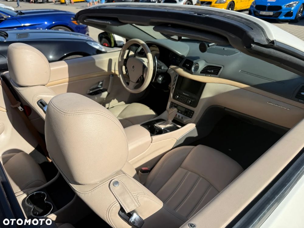 Maserati GranCabrio - 13