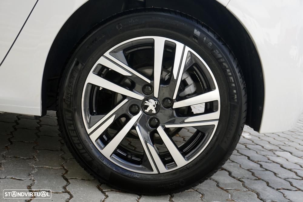 Peugeot 208 1.2 PureTech Allure Pack EAT8 - 29