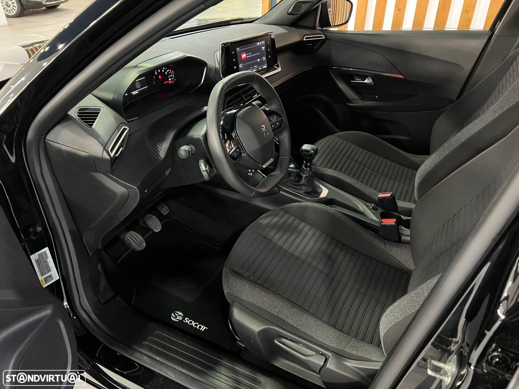 Peugeot 2008 1.2 PureTech Active Pack - 17
