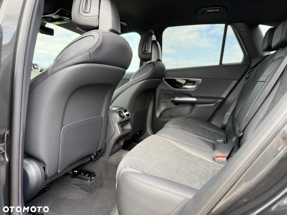 Mercedes-Benz GLC - 23