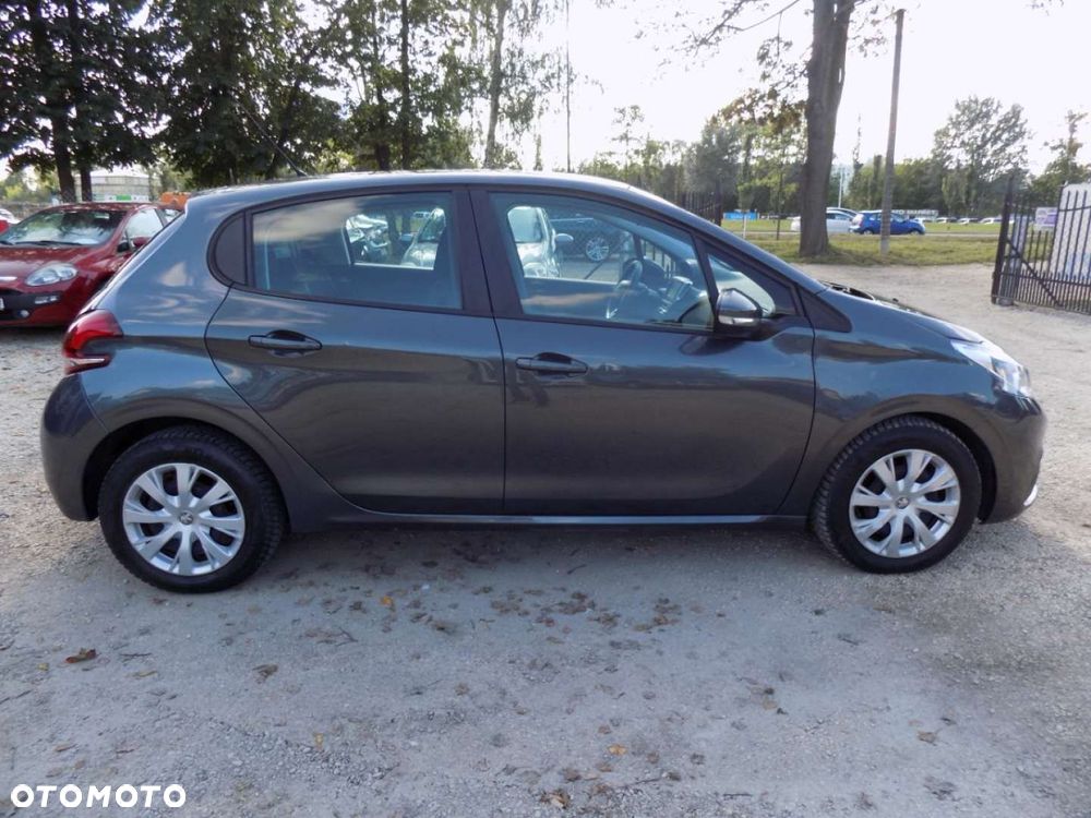 Peugeot 208 - 17