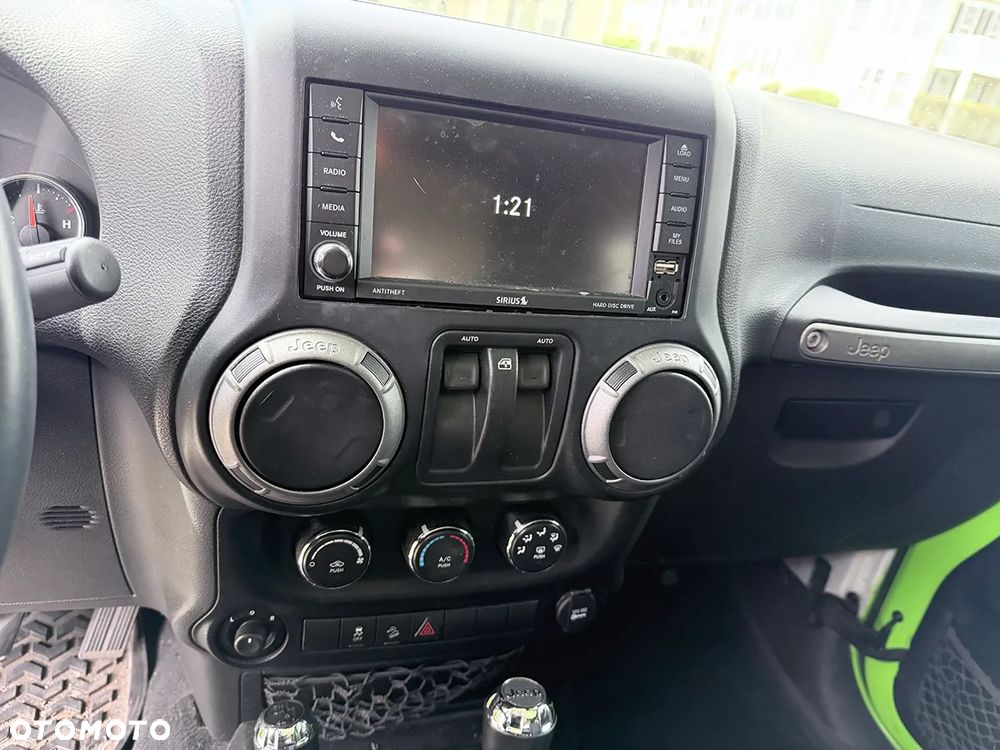 Jeep Wrangler - 12