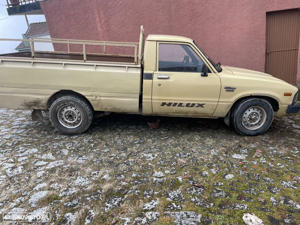 Toyota Hilux - 3