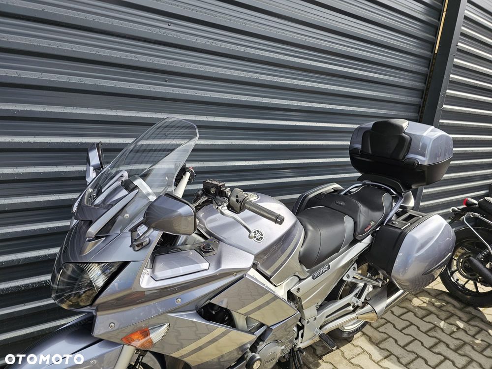 Yamaha FJR - 8