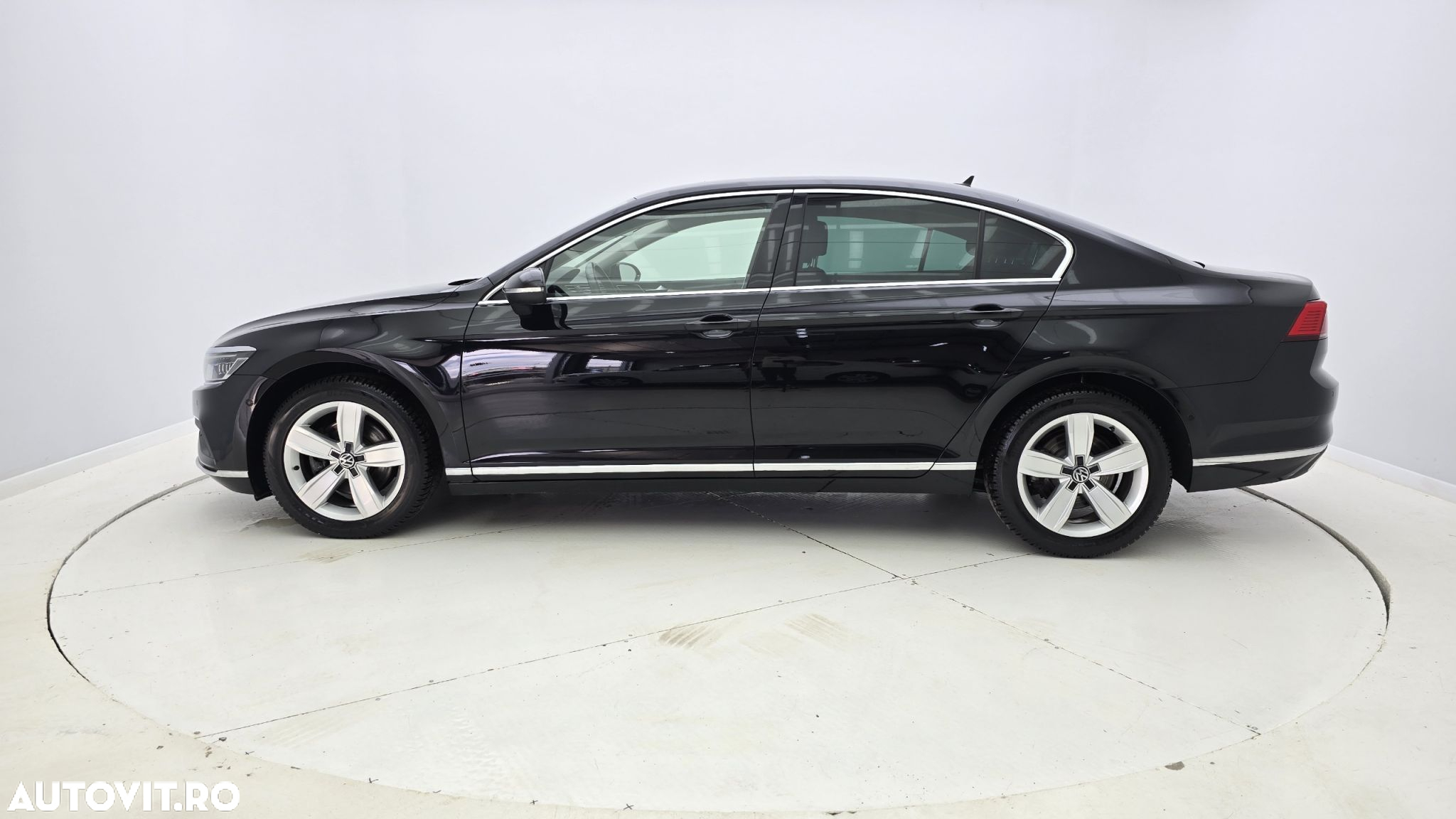 Volkswagen Passat 2.0 TDI DSG Highline - 9