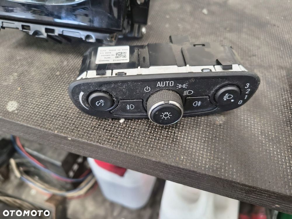 OPEL MOKKA X 16-19 WŁĄCZNIK ŚWIATEŁ HALOGENÓW 22992802 - 1