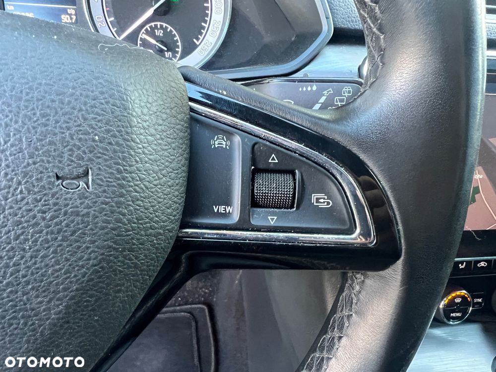 Skoda Superb 1.6 TDI DSG Ambition - 15