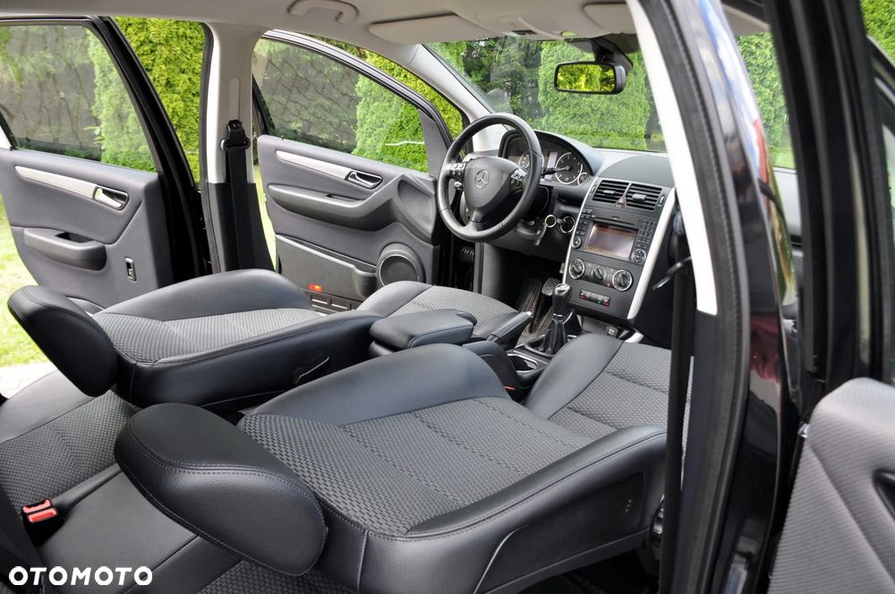 Mercedes-Benz Klasa A 170 BlueEFFICIENCY Avantgarde - 23