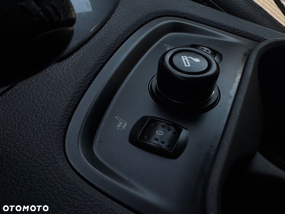 Ford Focus 1.0 EcoBoost Start-Stopp-System SYNC Edition - 25