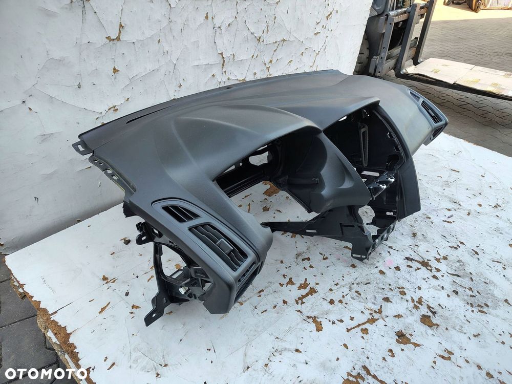 DESKA ROZDZIELCZA KONSOLA FORD FOCUS MK3 FL LIFT - 2