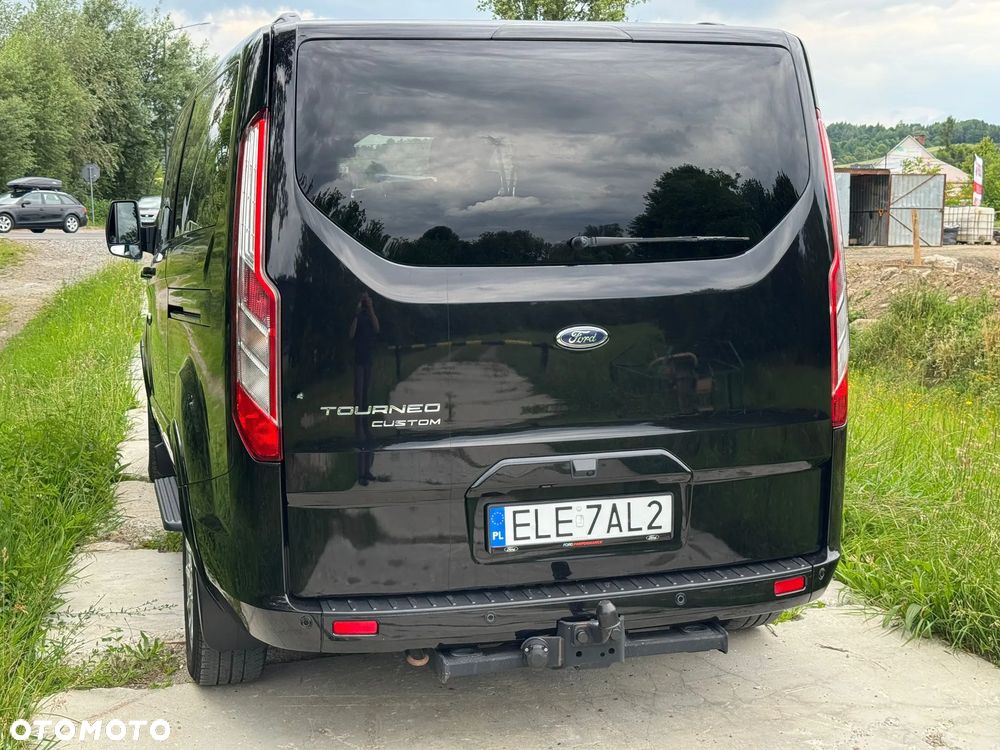 Ford Tourneo Custom 2.0 EcoBlue L2 Titanium - 23