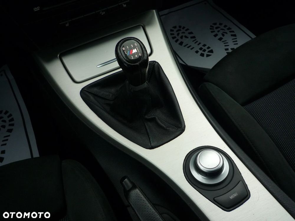 BMW Seria 3 325i xDrive - 27