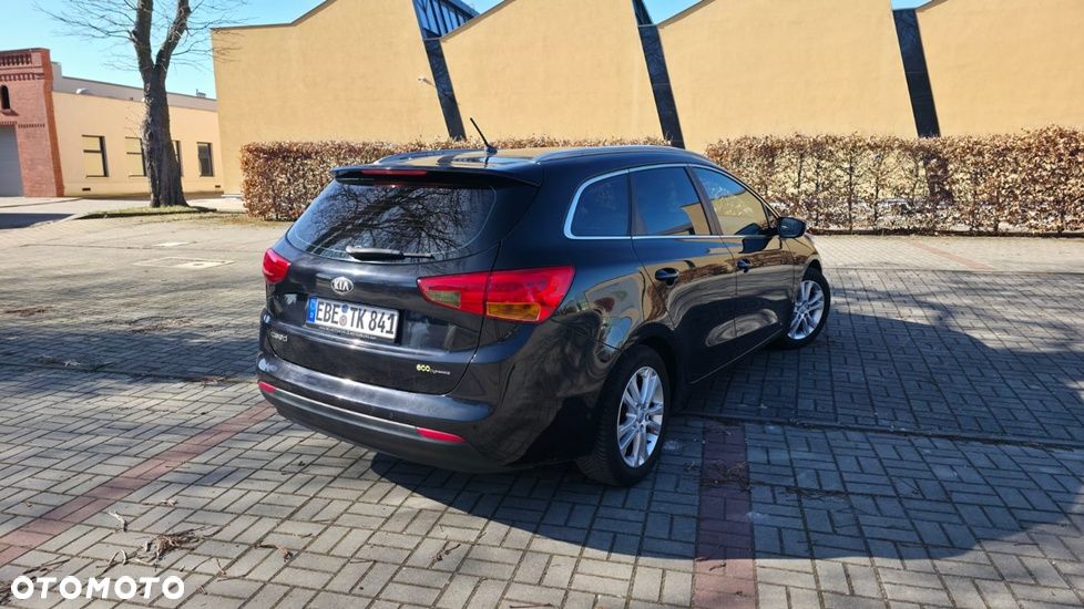 Kia Ceed 1.6 GDI Dream Team Edition - 6