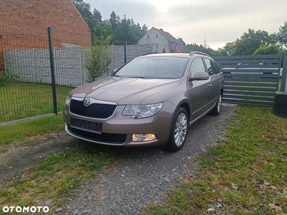 Skoda Superb 2.0 TSI DSG Exclusive - 1