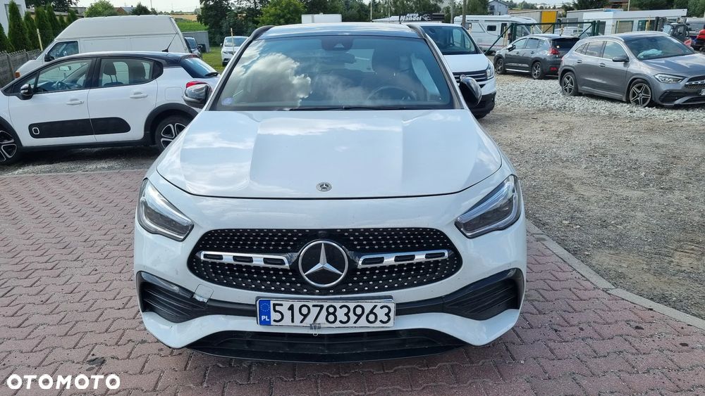 Mercedes-Benz GLA 250 e 8G-DCT AMG Line - 11