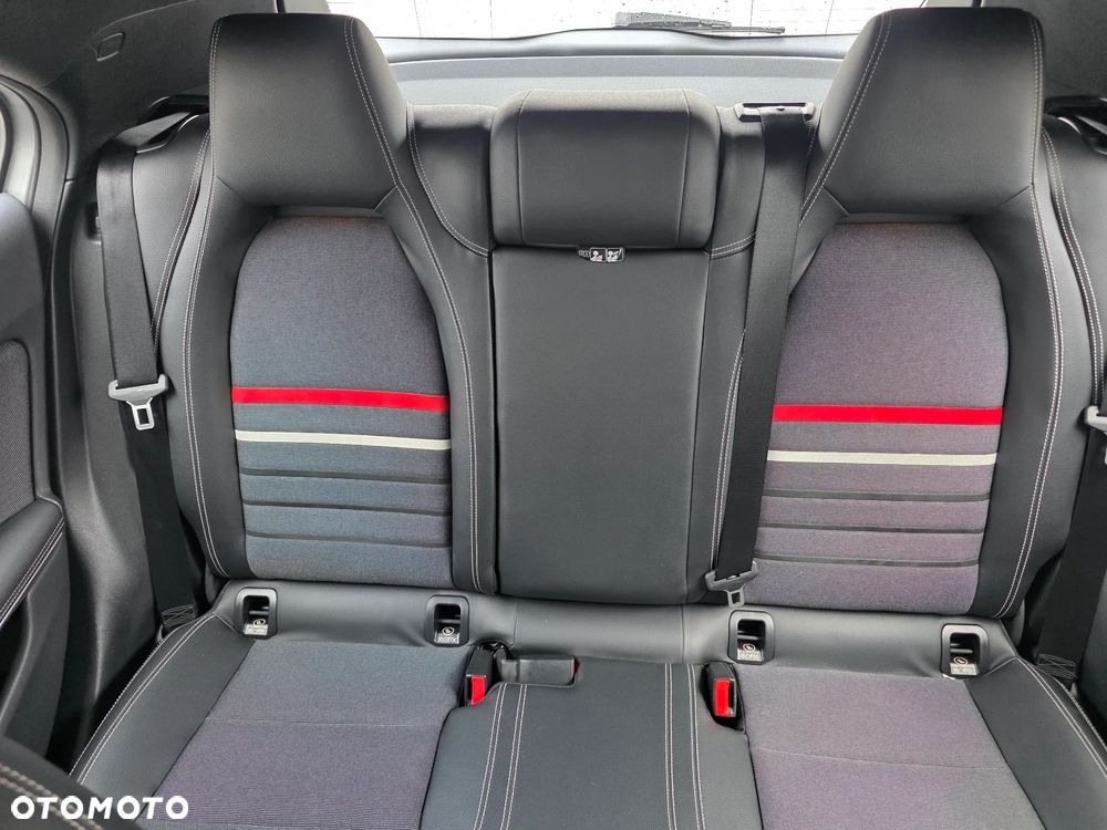 Mercedes-Benz Klasa A 180 - 35