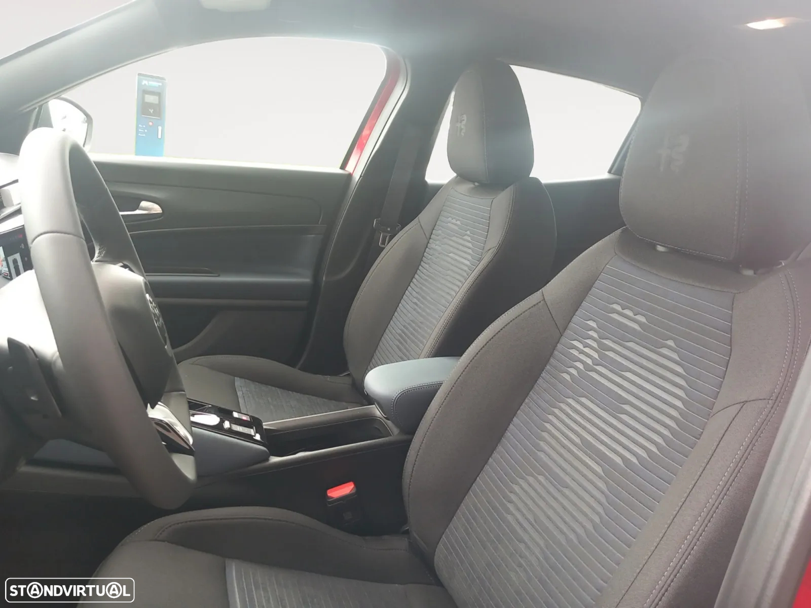 Alfa Romeo Junior 1.2 Q4 eDCT6 - 10