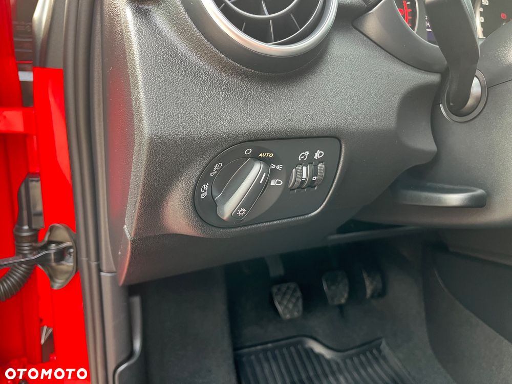 Audi A1 Sportback 1.6 TDI S line edition - 34