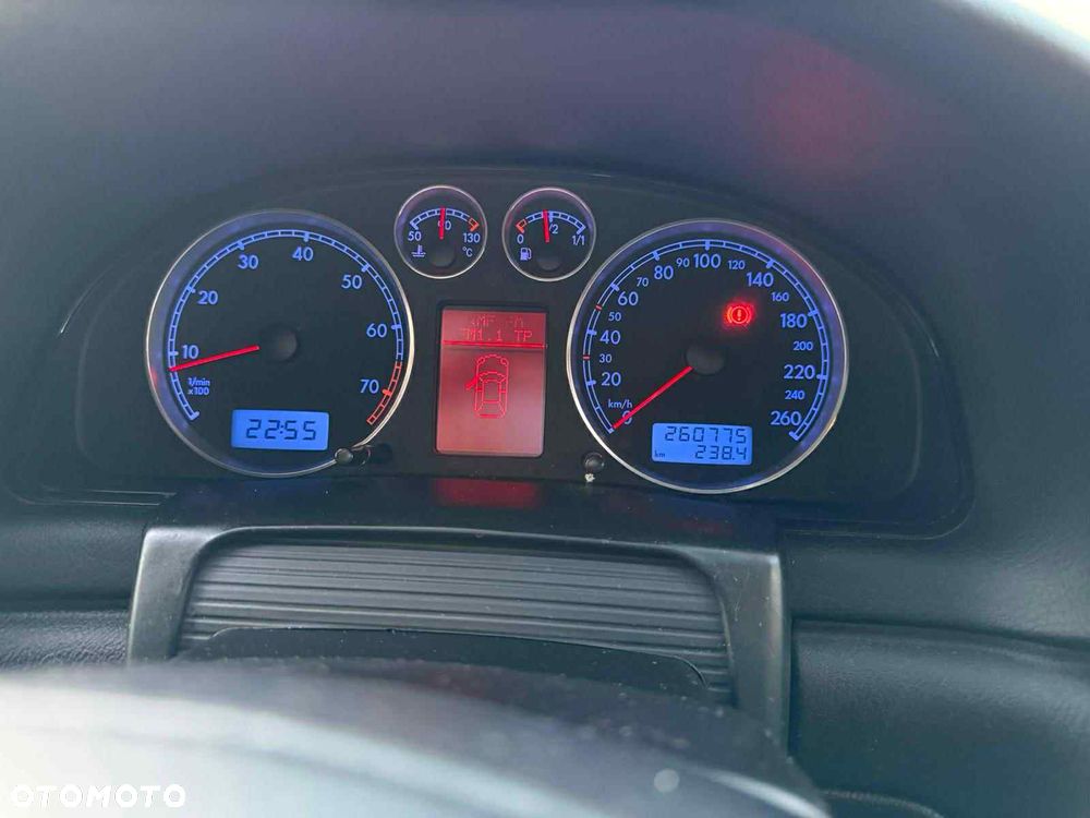 Volkswagen Passat 2.0 Highline - 11