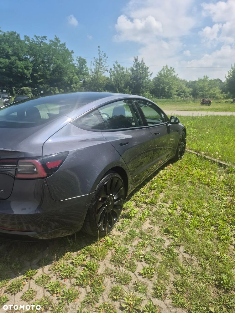 Tesla Model 3 - 11