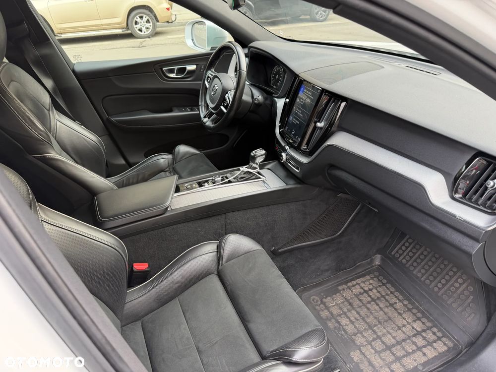 Volvo XC 60 D4 R-Design - 8