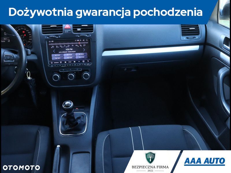 Volkswagen Jetta - 10