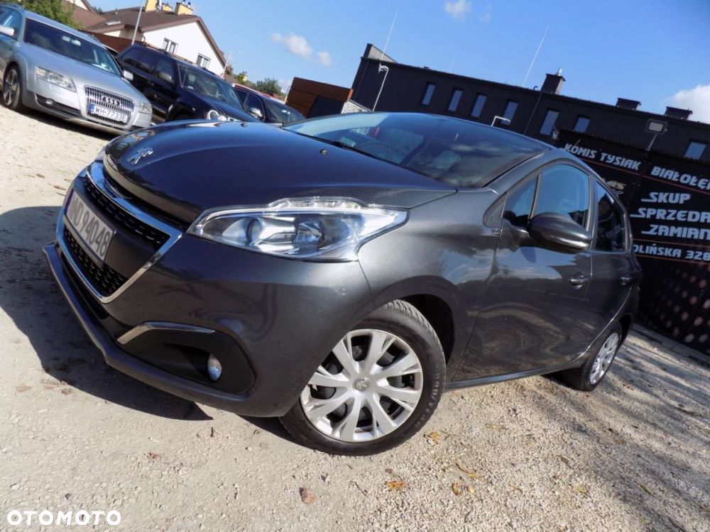 Peugeot 208 - 18