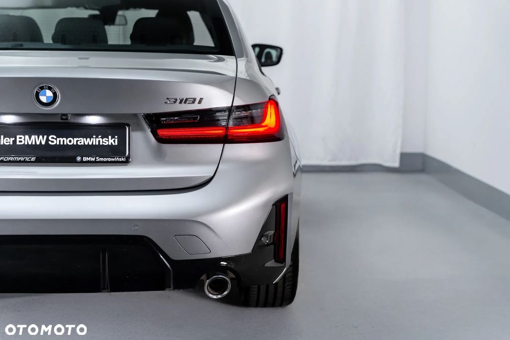 BMW Seria 3 318i M Sport - 9