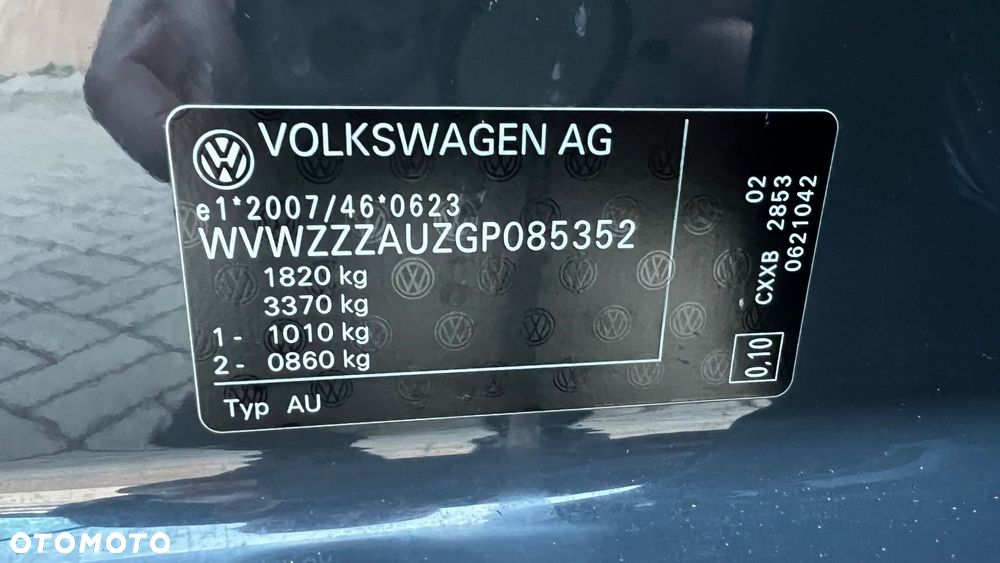 Volkswagen Golf - 8