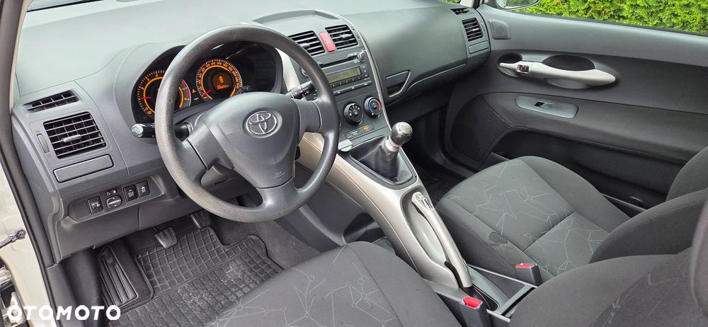 Toyota Auris 1.33 VVT-i Life - 27