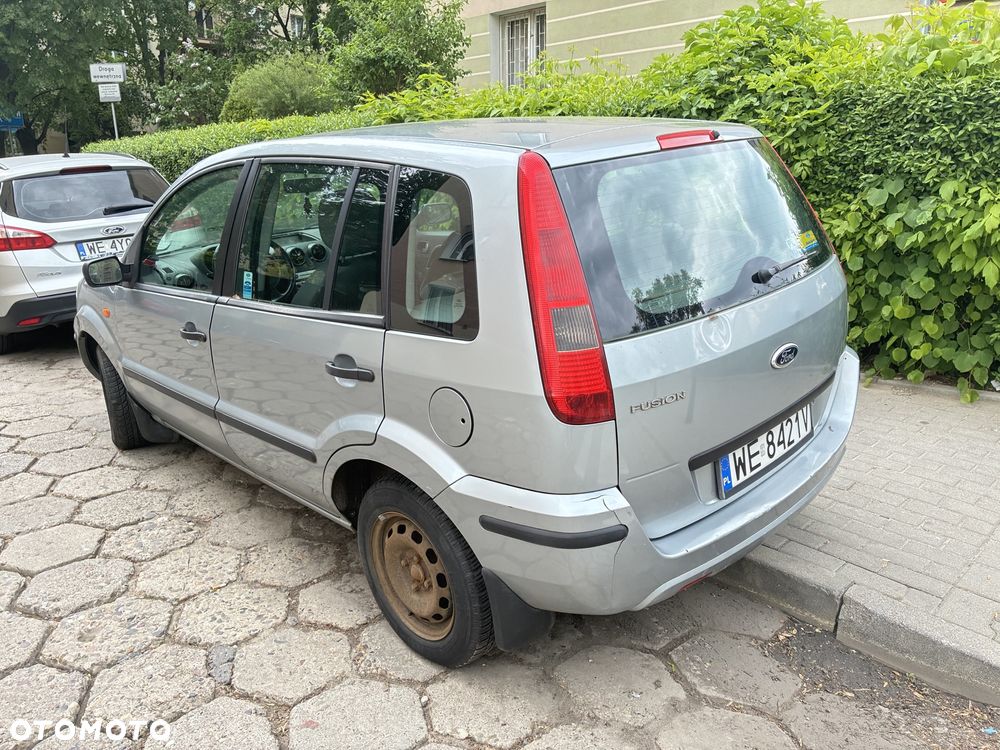 Ford Fusion 1.4 Ambiente - 4