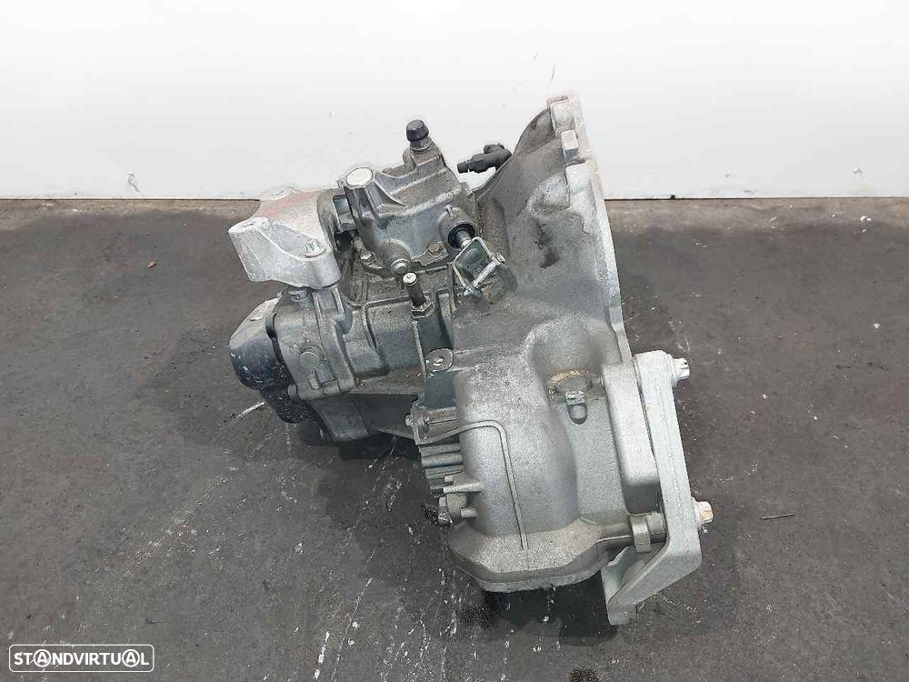 CAIXA DE VELOCIDADES OPEL CORSA E - 1