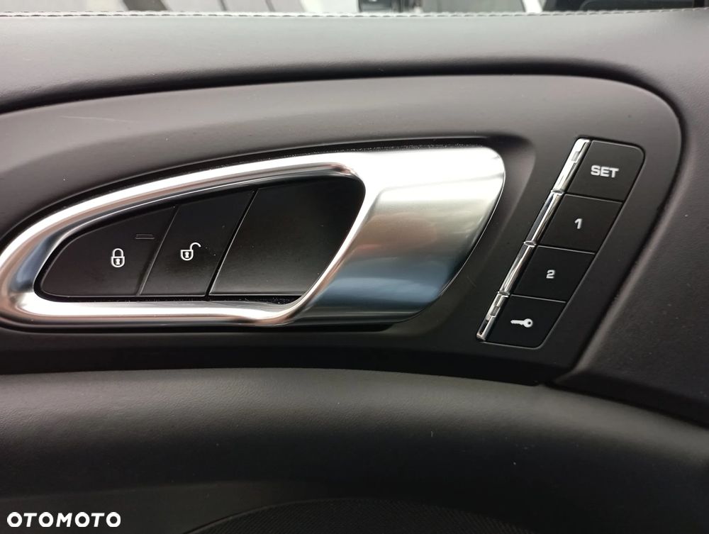 Porsche Cayenne Turbo - 23
