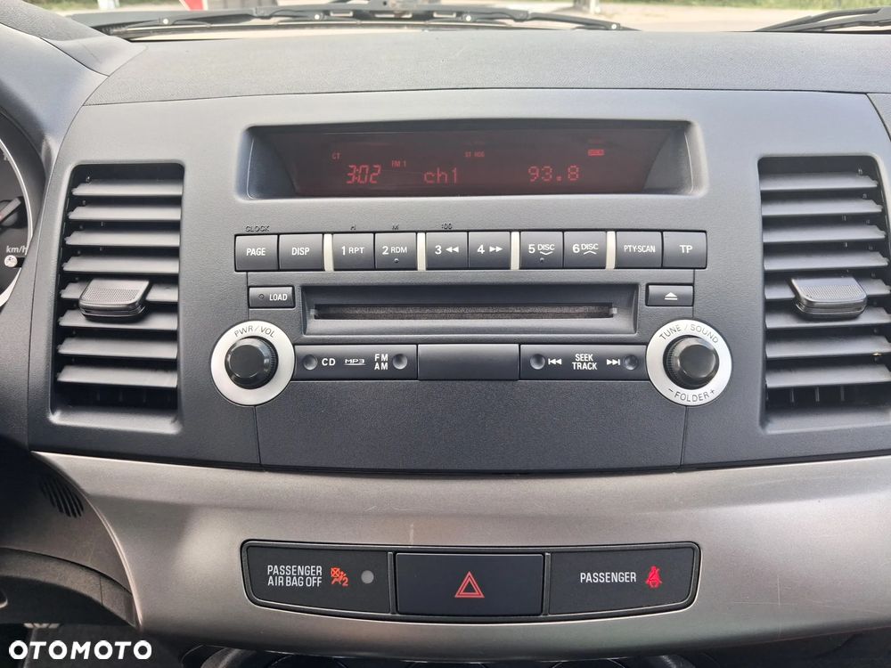 Mitsubishi Lancer 1.6 Intense - 18