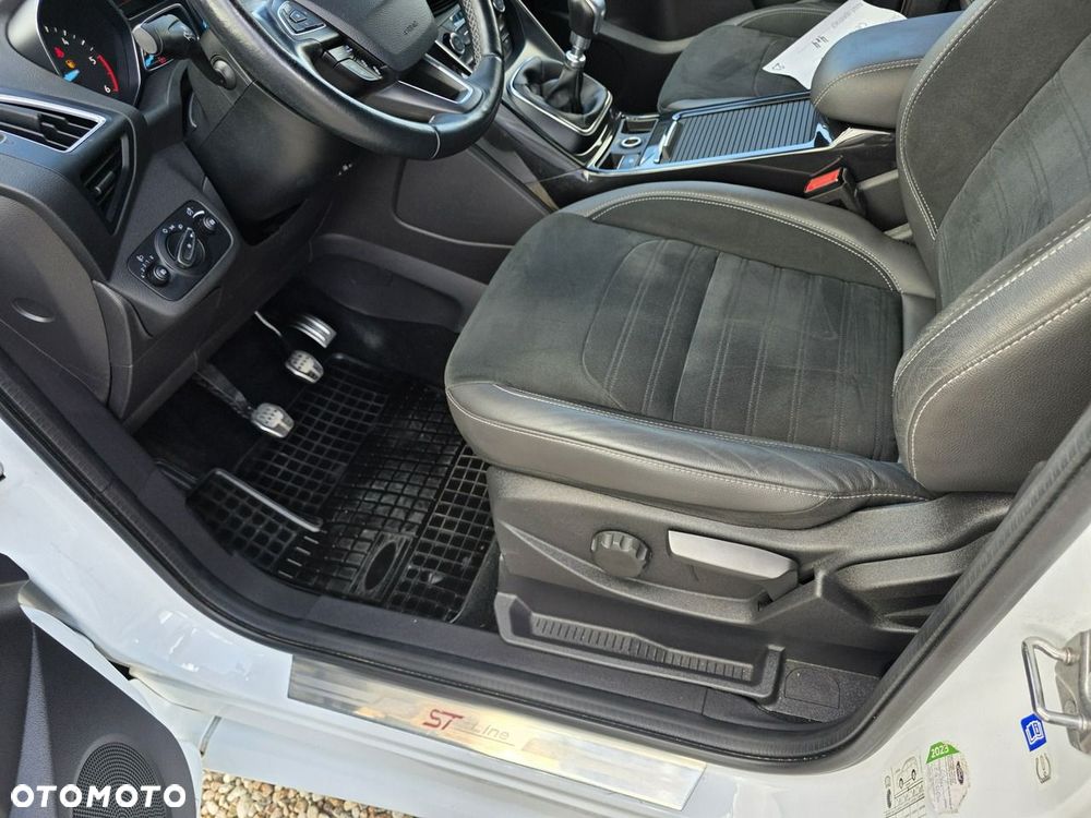 Ford Kuga 2.0 TDCi 4x4 ST-Line - 30