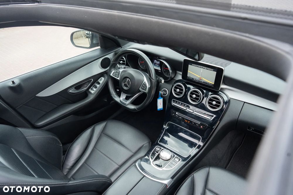 Mercedes-Benz Klasa C 180 9G-TRONIC AMG Line - 27