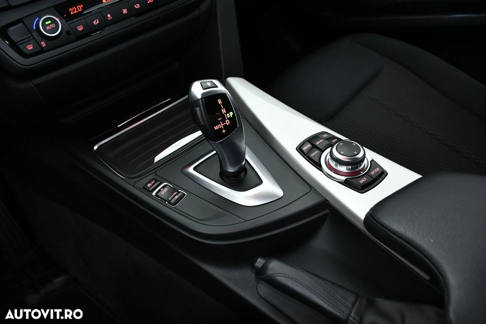 BMW Seria 3 318d Aut. - 14