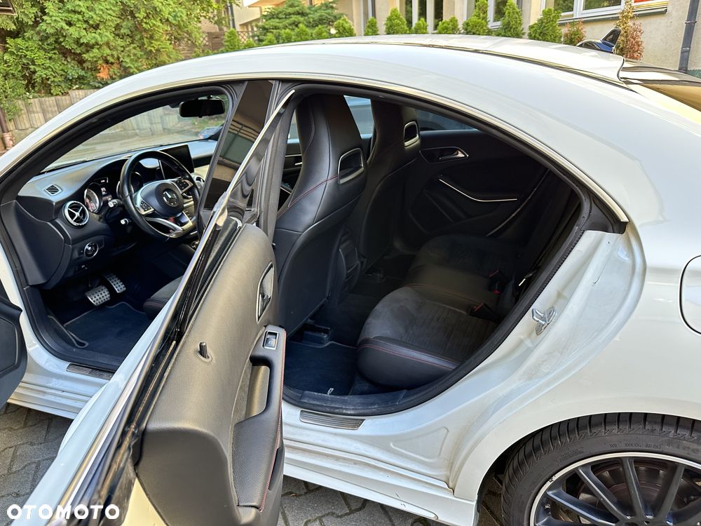 Mercedes-Benz CLA 200 7G-DCT AMG Line - 11