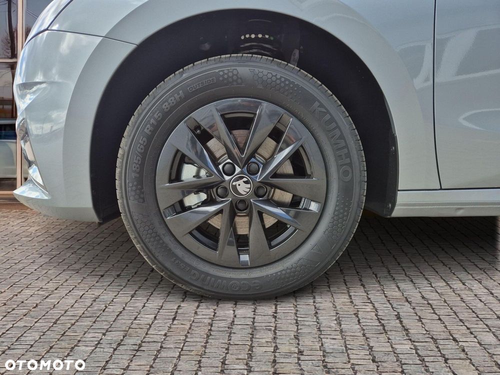 Skoda Fabia 1.0 TSI Drive DSG - 12