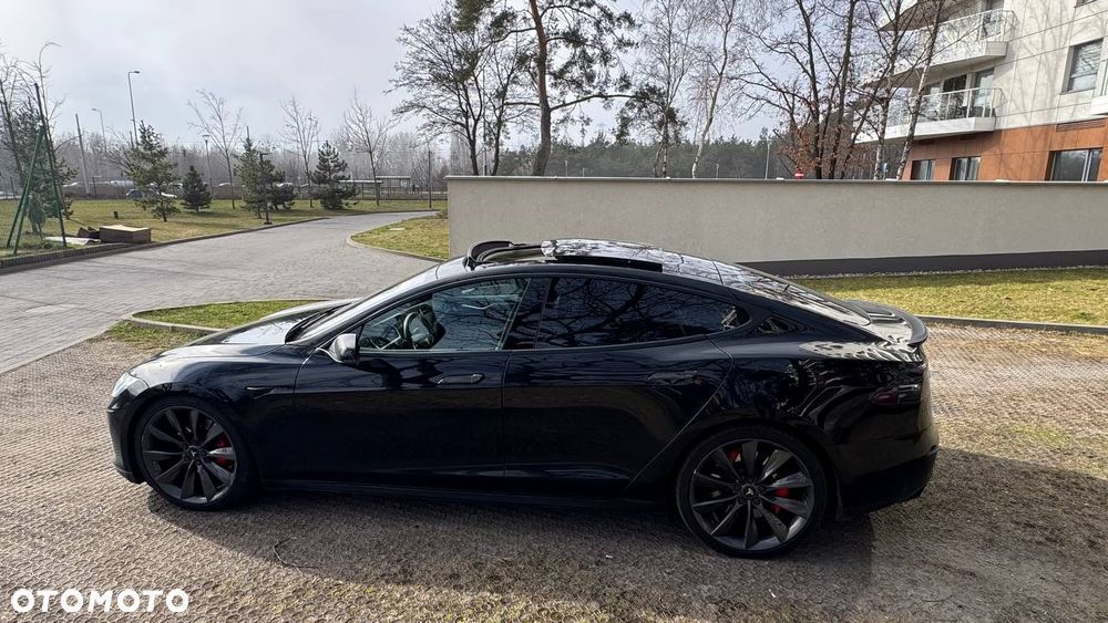 Tesla Model S - 16