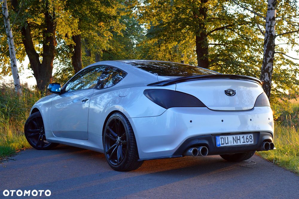 Hyundai Genesis Coupe - 5
