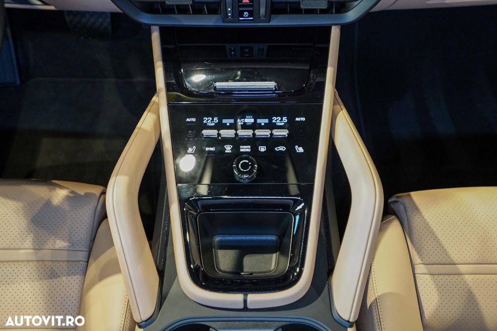 Porsche Cayenne Coupe E-Hybrid - 21