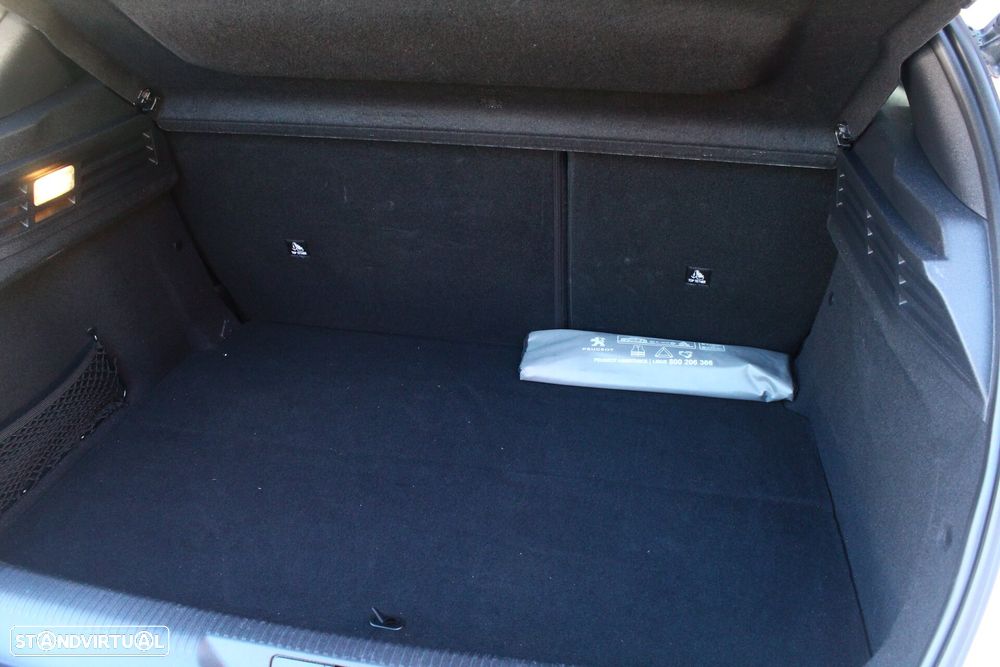 Peugeot 308 1.6 Hybrid Active Pack e-EAT8 - 19