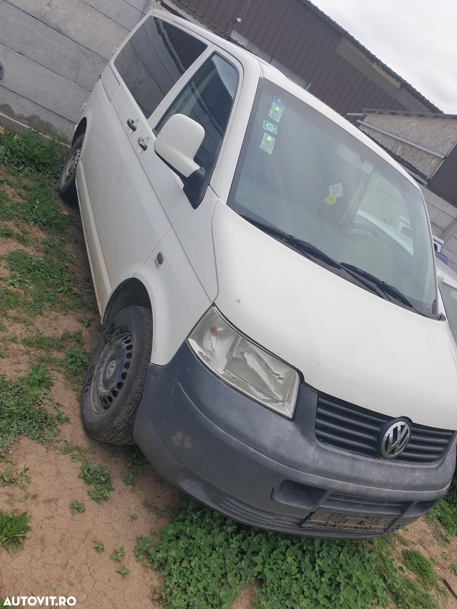 Dezmembrez Volkswagen T5 9 locuri 2.5 diesel - 2