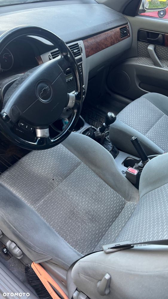 Chevrolet Lacetti 2004 photo 3