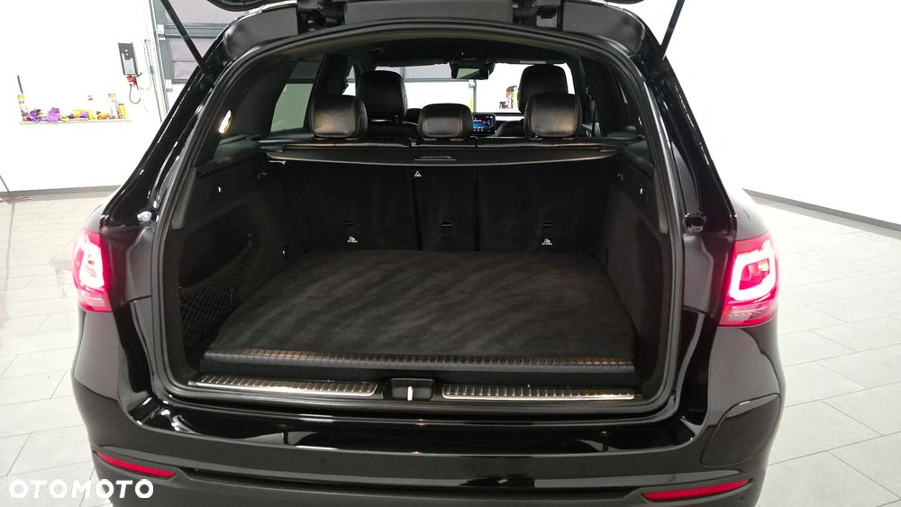 Mercedes-Benz GLC 300 de 4-Matic Business Edition - 11