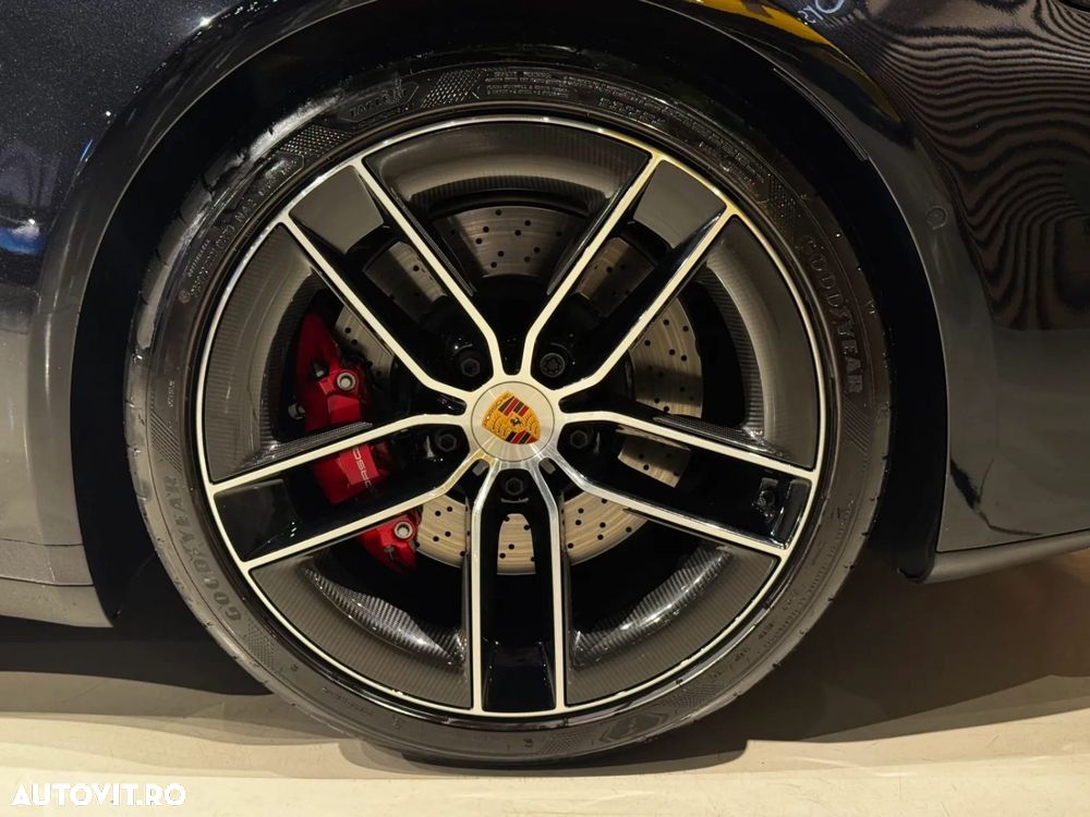 Porsche 911 GTS PDK - 21