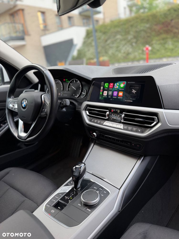 BMW Seria 3 318d Advantage - 25