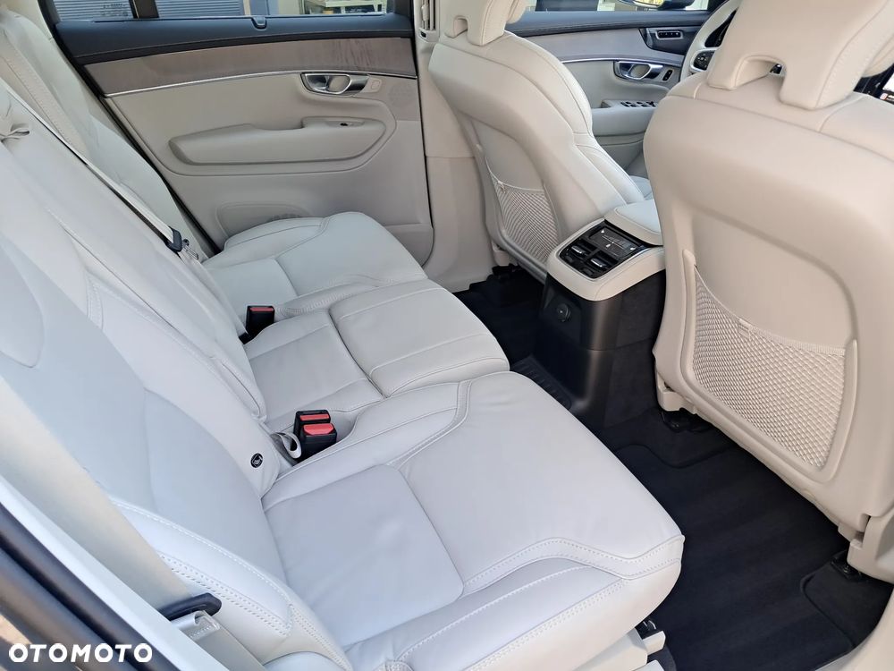 Volvo XC 90 T8 AWD Plug-In Hybrid Ultra Bright 7os - 19