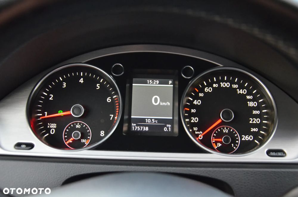 Volkswagen Passat 1.8 TSI DSG Highline - 30